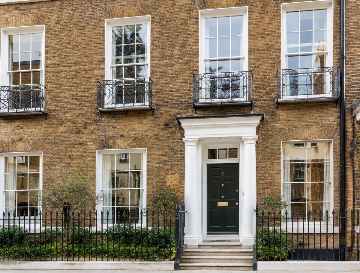 Grade II listed Georgian London townhouse facade